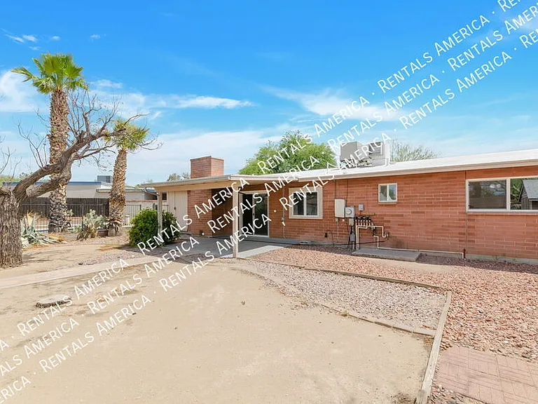 7868 N Soledad Ave — Photo 25