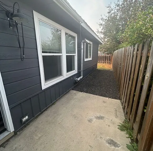 413 Margaret Way — Photo 16
