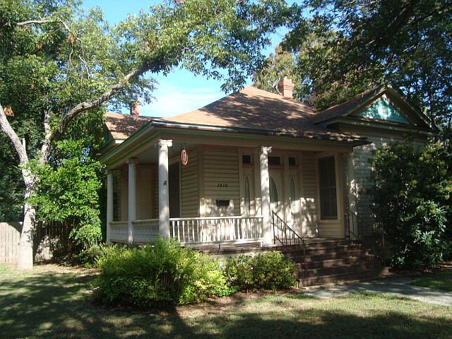 1st image of 1010 N Milam St