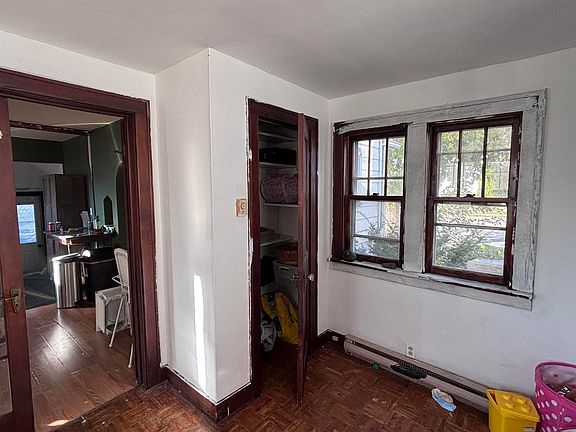 3rd image of 508 E Memorial Dr