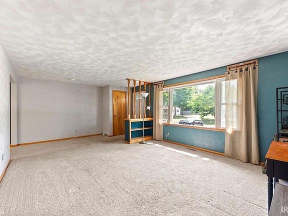 3rd image of 56655 Moyer Ln