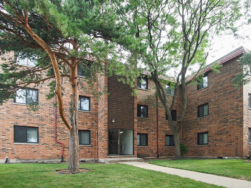 1st image of 1779 W Algonquin Rd APT 1B
