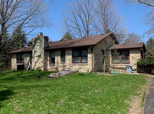 8559 W Puetz Rd, Franklin, WI 53132