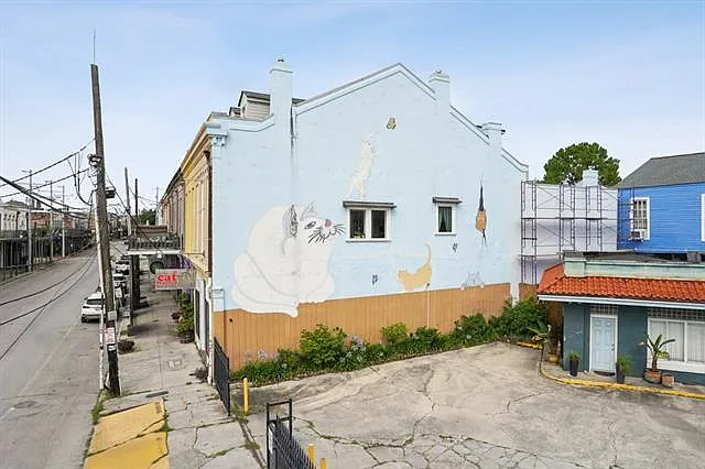 1809 Magazine St — Photo 13