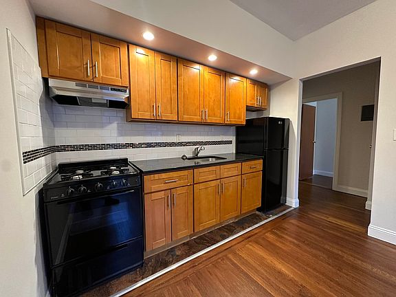 4th image of 4555 41st St APT 3E