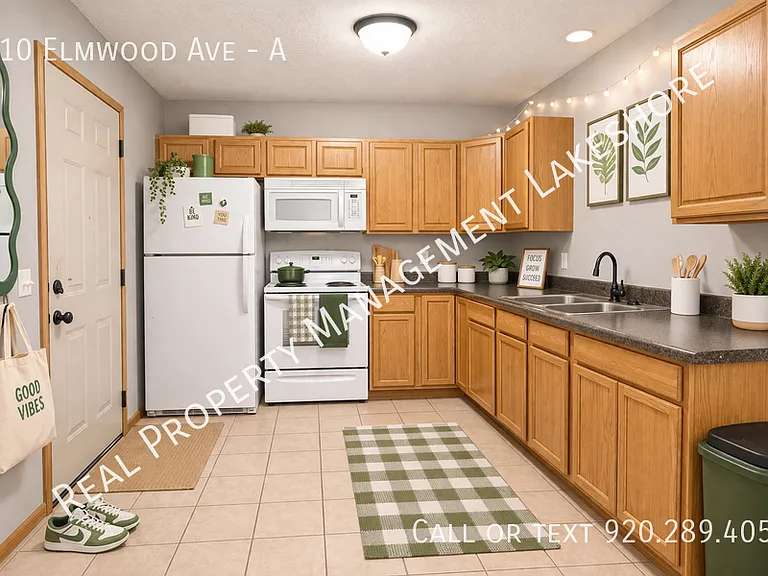 910 Elmwood Ave #A — Photo 2