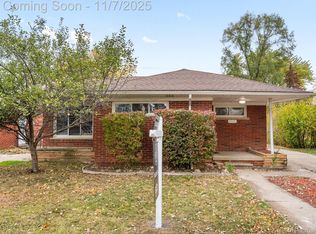 7231 Weingartz St, Center Line, MI 48015