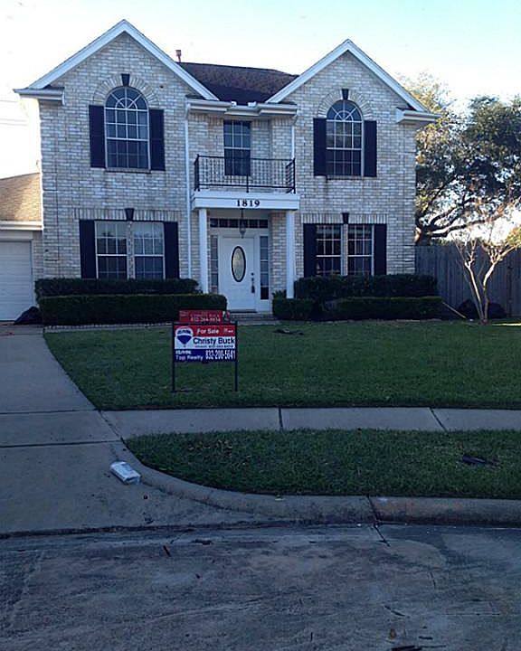 1st image of 1819 Oak Lake Cir