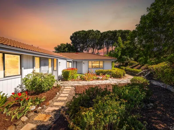9613 Meadow Mesa Dr, Escondido, CA 92026