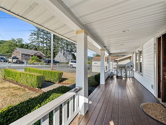 4th image of 207 Cypress Ave