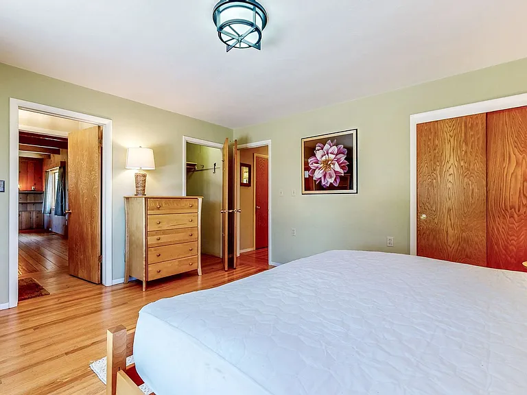 4560 Sullivan Ct — Photo 48