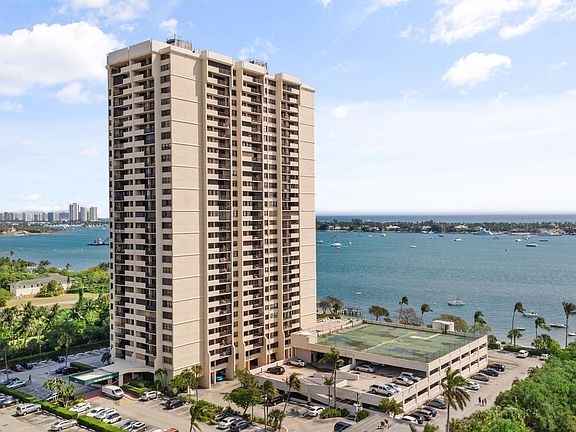 3rd image of 5600 N Flagler Drive #305
