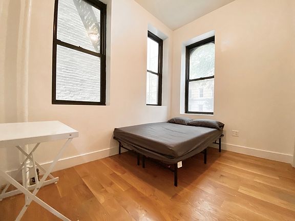 3rd image of 71 W 107th St APT 1B