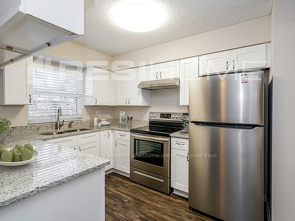 3rd image of 5547 Southgrove Dr