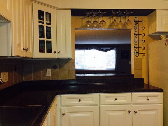 4th image of 38 Stoneledge Ct