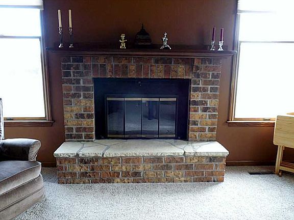 5th image of 203 Stone Hedge Dr NW