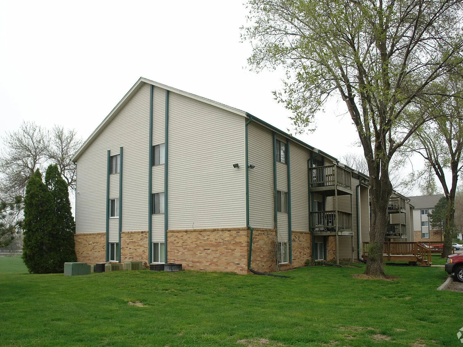 Country Estates — Photo 2