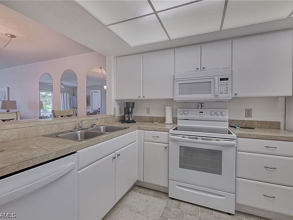 3rd image of 5471 Peppertree Dr #7