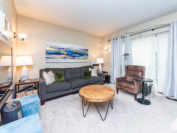 5th image of 23 N Racine Ave #1