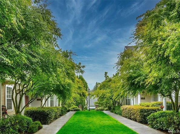 22706 NE 4th Ln, Sammamish, WA 98074