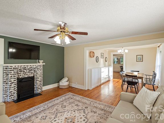 4th image of 1810 Central Dr