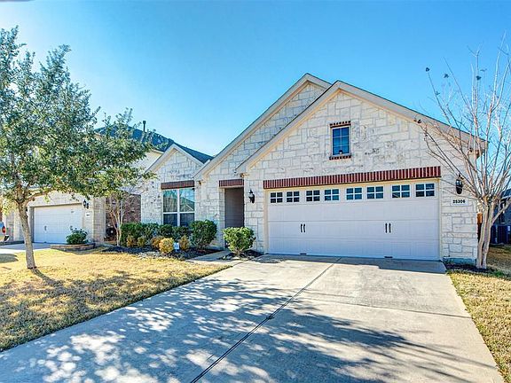 2nd image of 25306 Glenlevan Ln