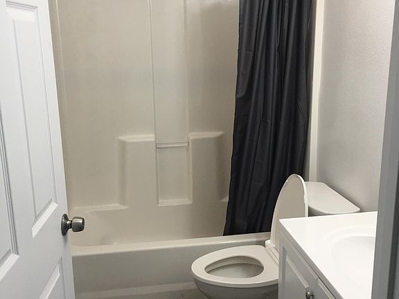 3rd image of 1521 SE Lynn Blvd