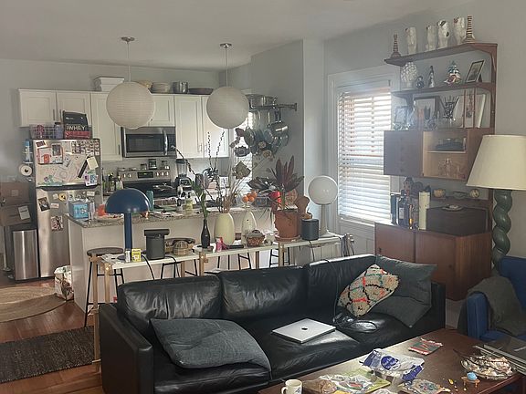 2nd image of 76 John St #1