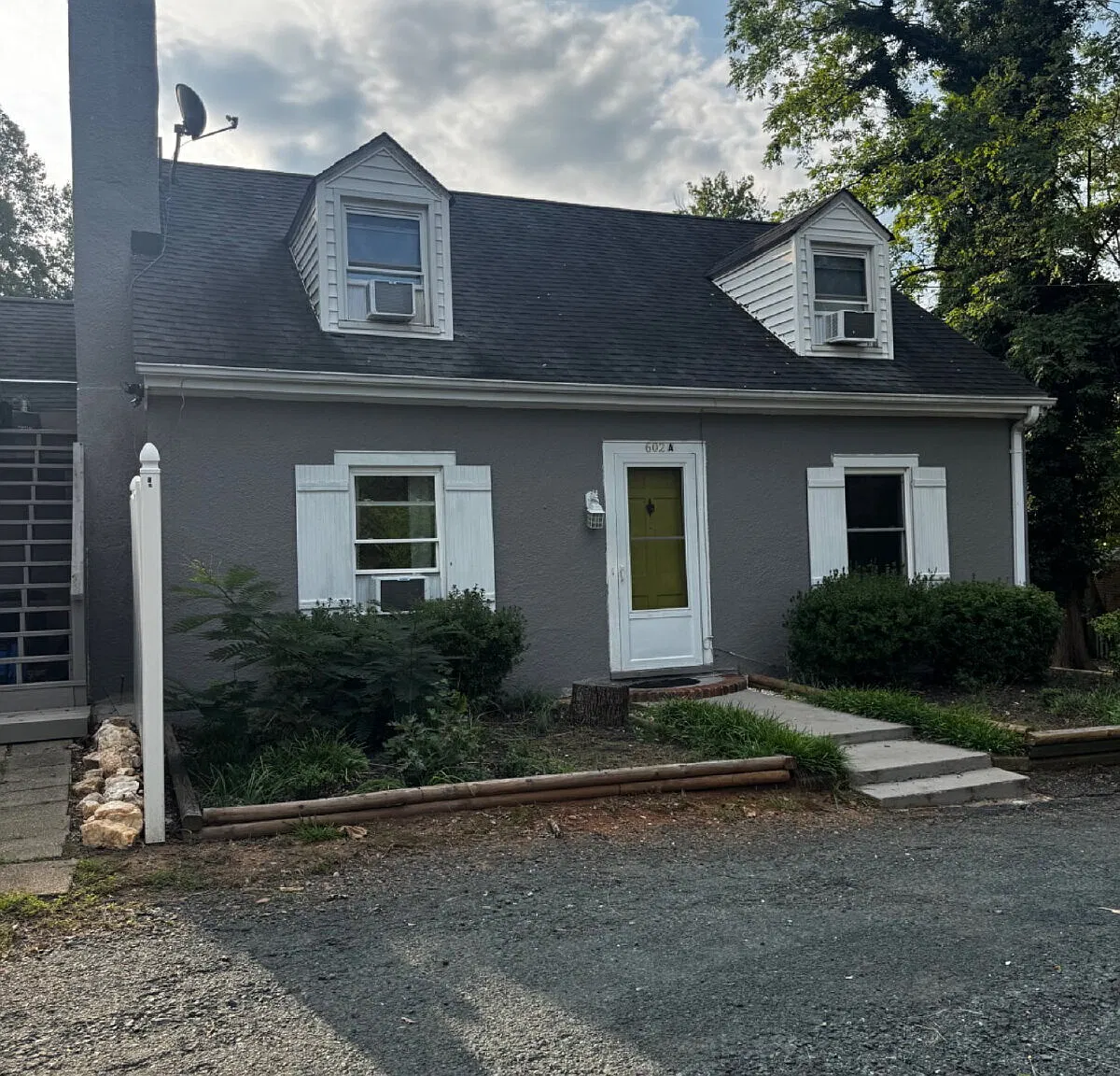 3 Bed / 1 Bed Multi Family (Available Now) — Photo 1