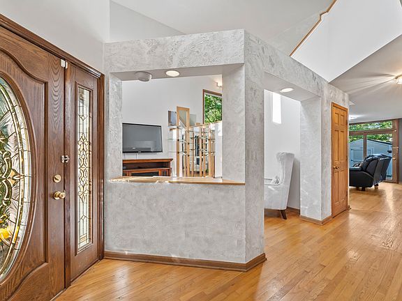 3rd image of 26285 N Willow Ave