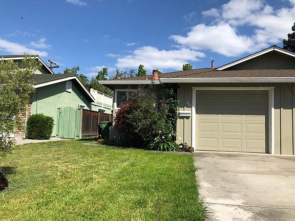 3rd image of 943 Live Oak Dr