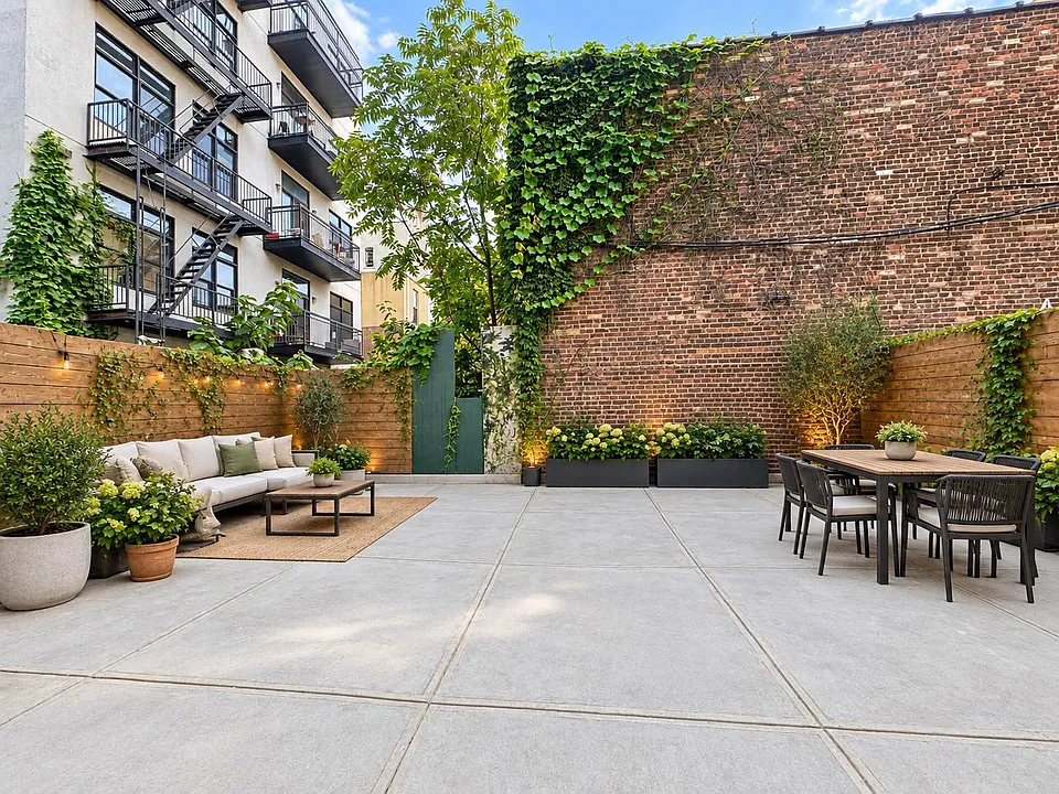 38 Dodworth St #1B