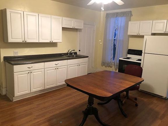 3rd image of 414 Vine St