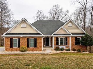 652 Hunters Mill Ln, Evington, VA 24550