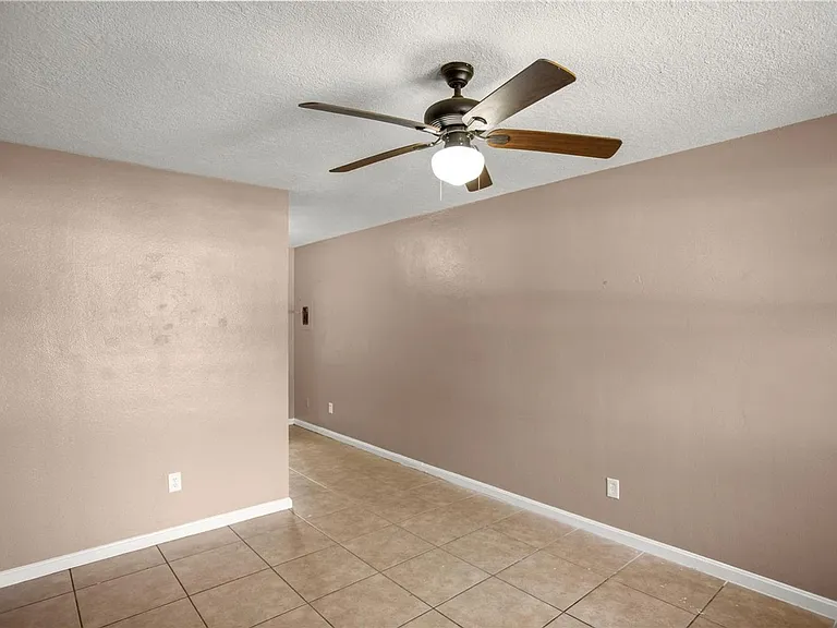 2150 NE 3rd St — Photo 35