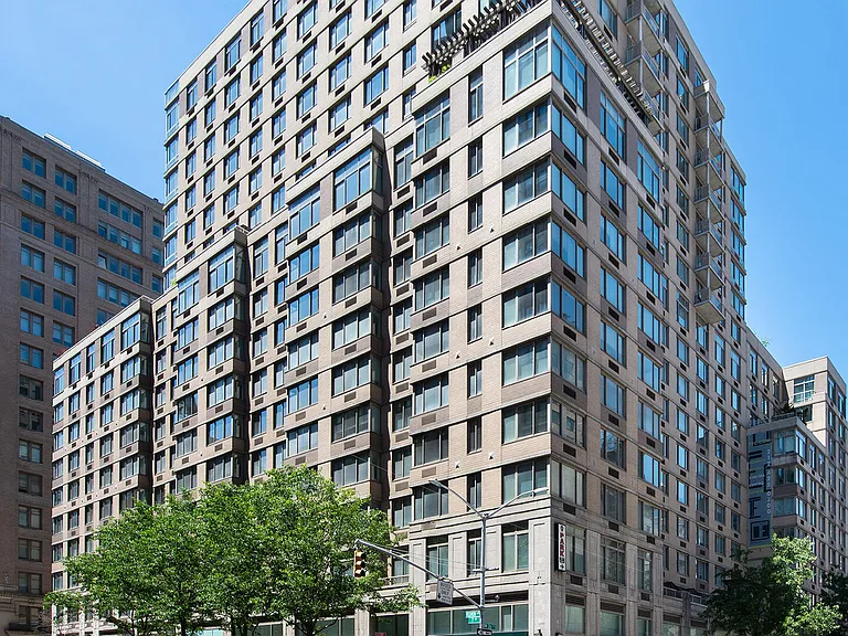 200 W 26th St #814 — Photo 15
