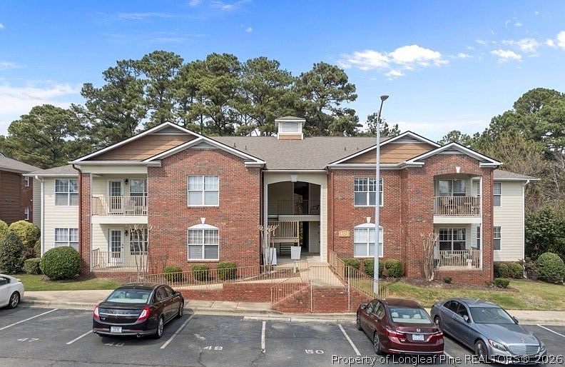 1st image of 405 Meadowland Ct APT 4