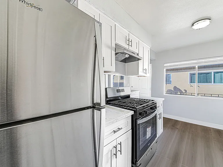 811 Gardenia Avenue — Photo 15