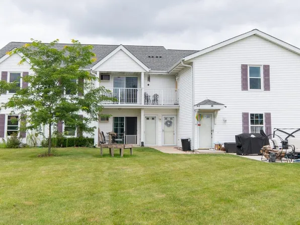 294 Minz Park CIRCLE, West Bend, WI 53095
