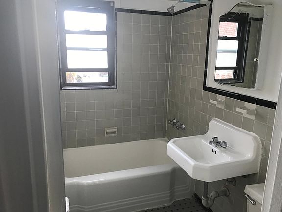4th image of 425 Mount Prospect Ave APT 405