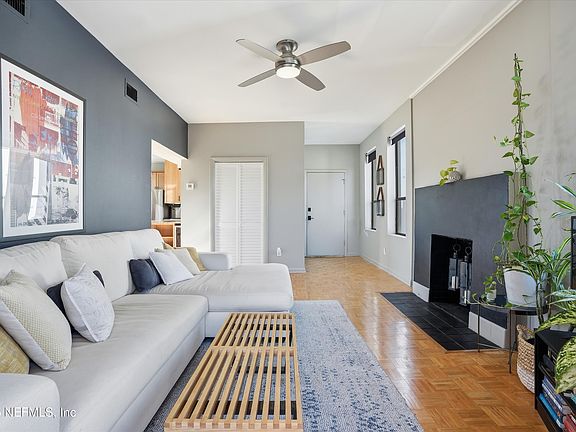 2nd image of 2545 OAK Street #18