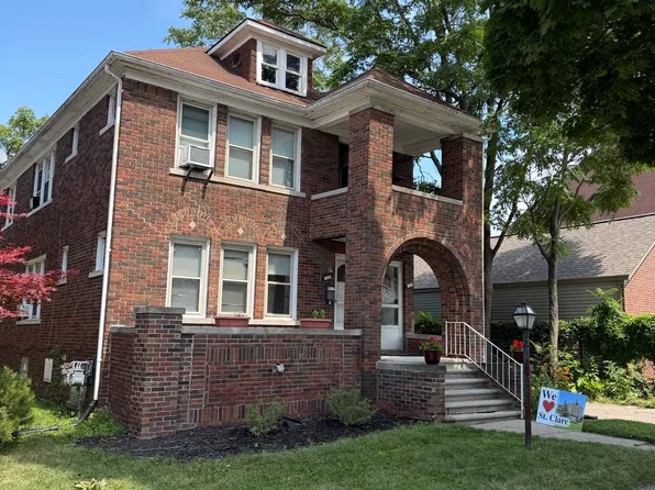 1004 Lakepointe St, Grosse Pointe, MI 48230