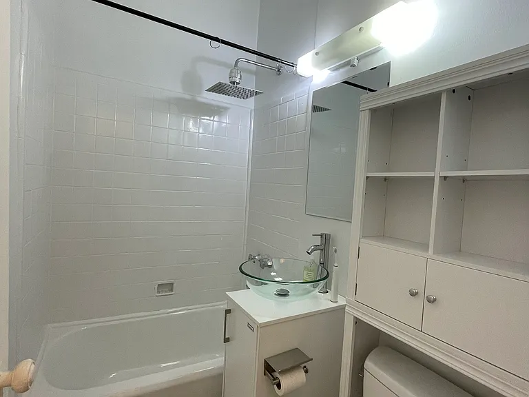 126 E 30th St #2D — Photo 21
