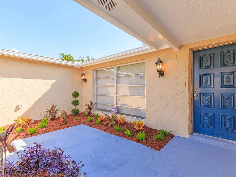 9016 Hunt Club Ln — Photo 5