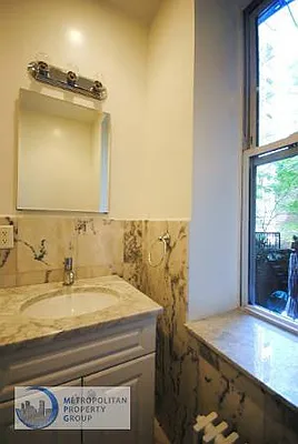 Rented by Metropolitan Property Group | media 32