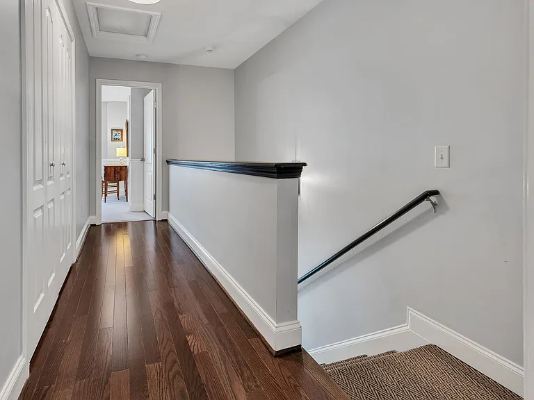 1077 Woodbury Falls Dr — Photo 14