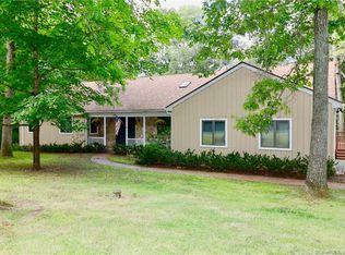 77 Cannon Dr, Amston, CT 06231