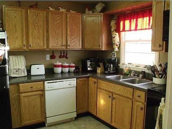 3rd image of 7705 Canyon Dr