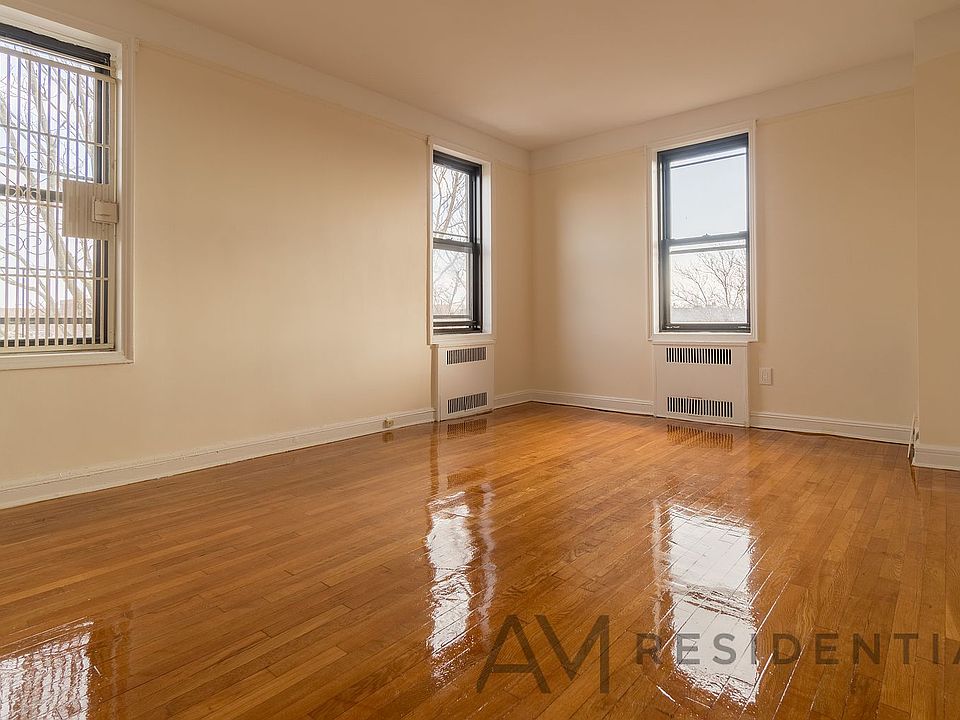 1st image of 2147 E 17th St #43