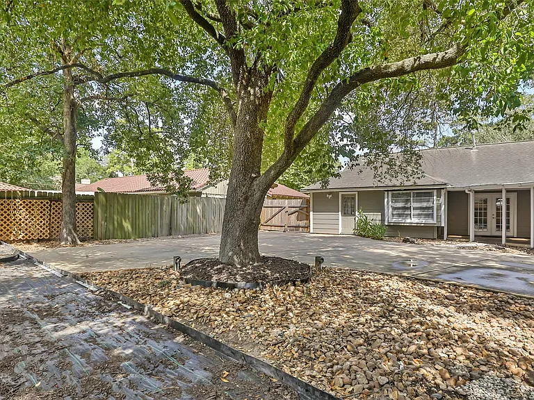 211 W North Hill Dr — Photo 35